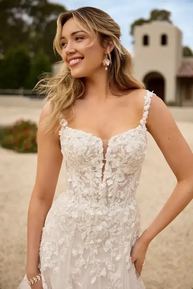 Kirabella By Sophia Tolli $1 autoplay thumbnail