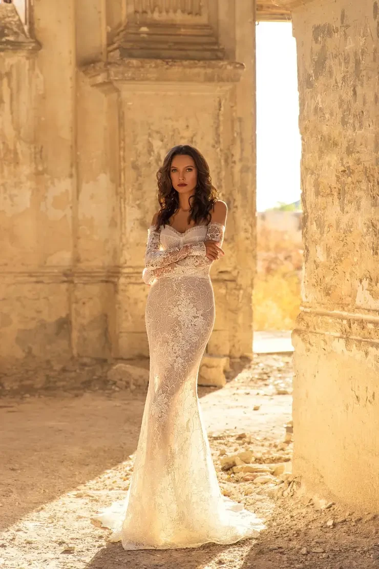 Gwen By Eva Lendel Price Range: $2999.00 - $6300.00 #0 default Original picture