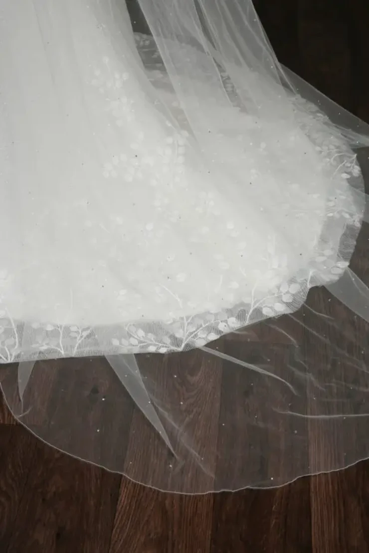 C602C, 126", 2 Tier, Ivory #1 Ivory picture