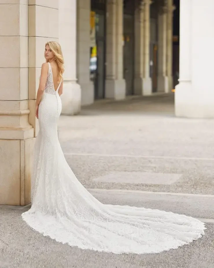 Tatiana By Rosa Clara Price Range: $2999.99 - $7750.00 #1 default Natural picture