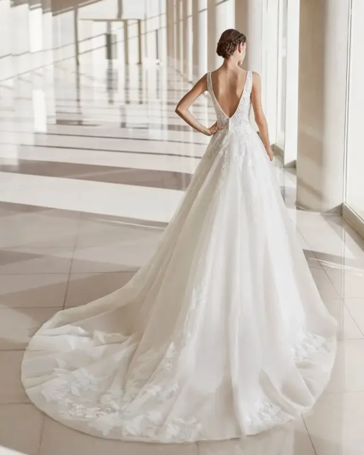 Nesit By Rosa Clara Price Range: $2999.99 - $7750.00 #1 Natural picture