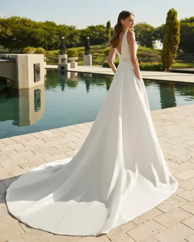 Eylem By Rosa Clará Wedding Gowns Price Range: $2999.99 - $7750.00 #1 Natural picture