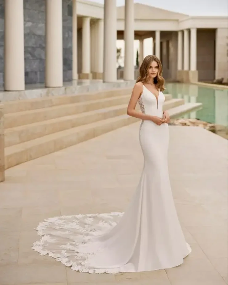 Venus By Rosa Clara Price Range: $2999.99 - $7750.00 #0 default Natural picture