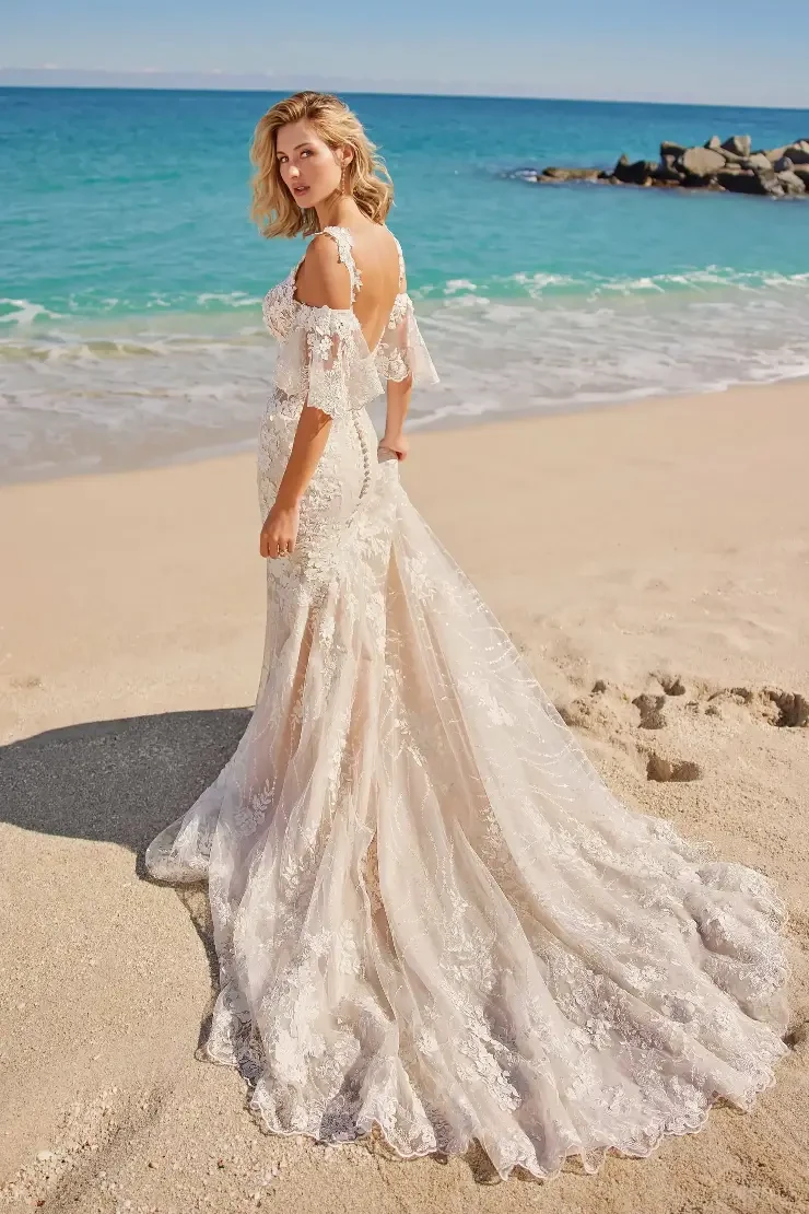 Chiara By Martin Thornburg Price Range: $2550.00 - $4350.00 #8 default Ivory picture