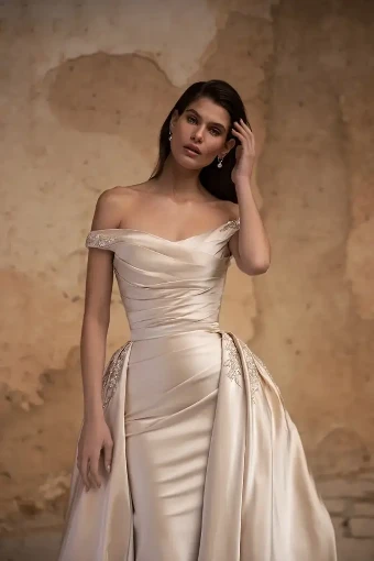Venus By Eva Lendel Price Range: $2999.00 - $6300.00 $5 default Ivory thumbnail