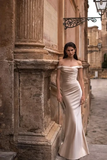 Venus By Eva Lendel Price Range: $2999.00 - $6300.00 $0 default Ivory thumbnail