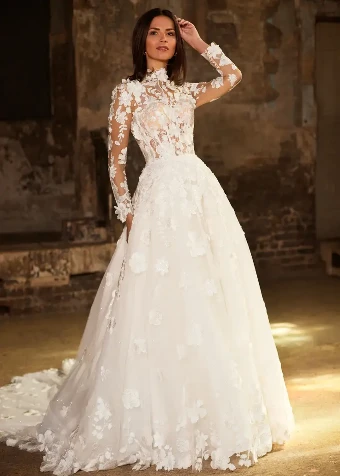 Idole By Dando London Price Range: $3699.00 - $8200.00 $2 Ivory thumbnail