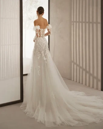 Catelin By Rosa Clara Price Range: $2999.99 - $7750.00 $1 Natural thumbnail