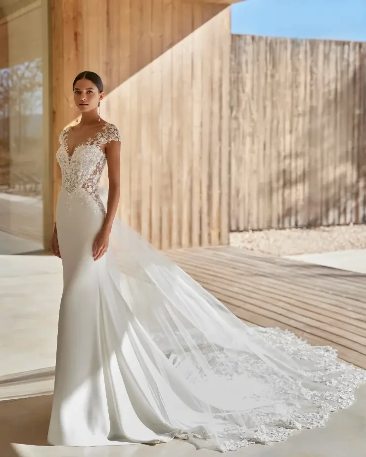 Aldane By Rosa Clara Price Range: $2999.99 - $7750.00 #0 default Natural/Nacre picture