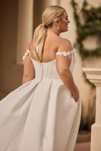 Rue By Sophia Tolli Price Range: $1889.00-$4999.00 $4 Ivory thumbnail