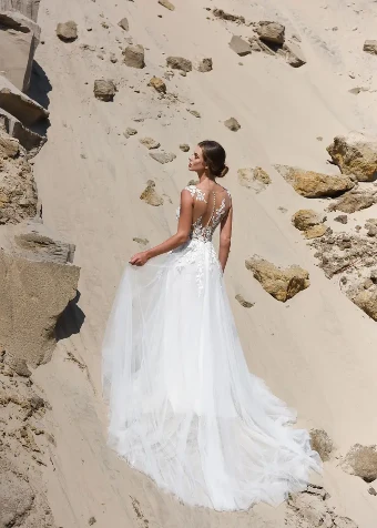 Joy By Dando London Price Range: $3699.00 - $8200.00 $2 default Ivory thumbnail