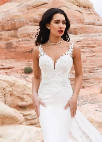 Desire By Dando London Price Range: $3699.00 - $8200.00 $2 default Ivory thumbnail