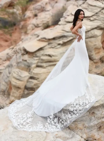 Desire By Dando London Price Range: $3699.00 - $8200.00 $1 Ivory thumbnail