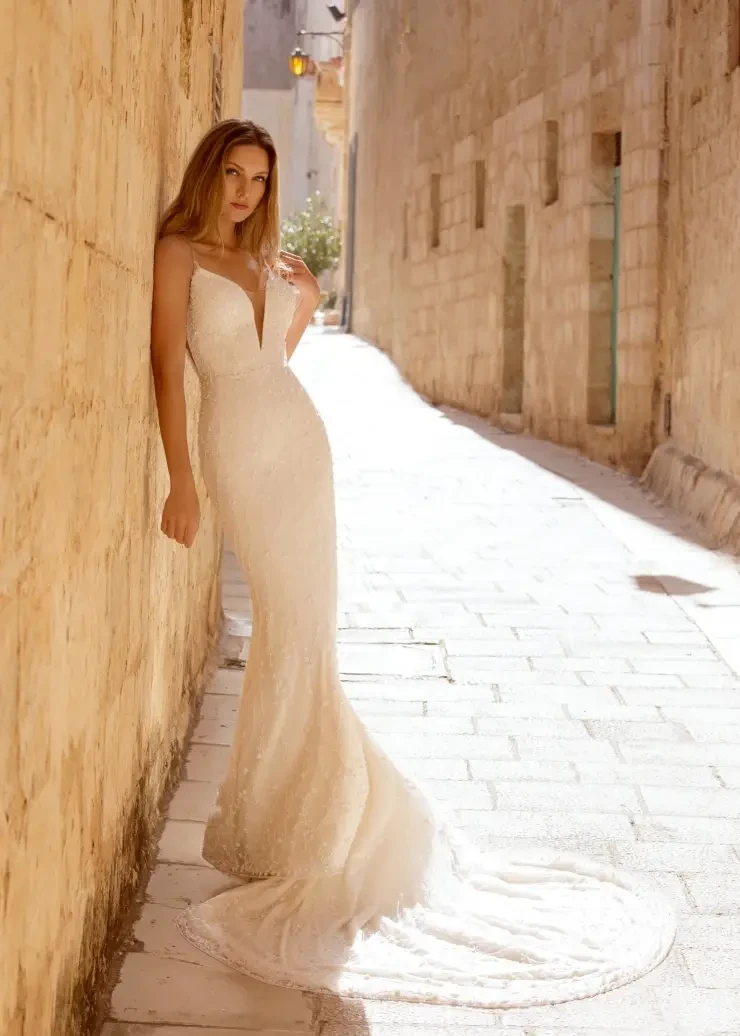 Boulevardier By Dando London Price Range: $3699.00 - $8200.00 #0 default Ivory/Champagne picture