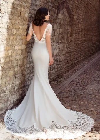 Phoenix By Dando London Price Range: $3699.00 - $8200.00 $1 Ivory thumbnail