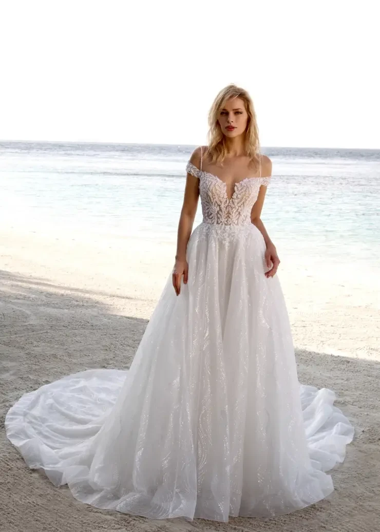Titania By Dando London Price Range: $3699.00 - $8200.00 #3 default Ivory/Silver picture