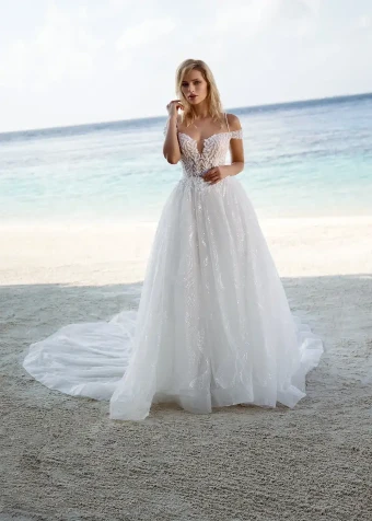 Titania By Dando London Price Range: $3699.00 - $8200.00 $0 default Ivory/Silver thumbnail