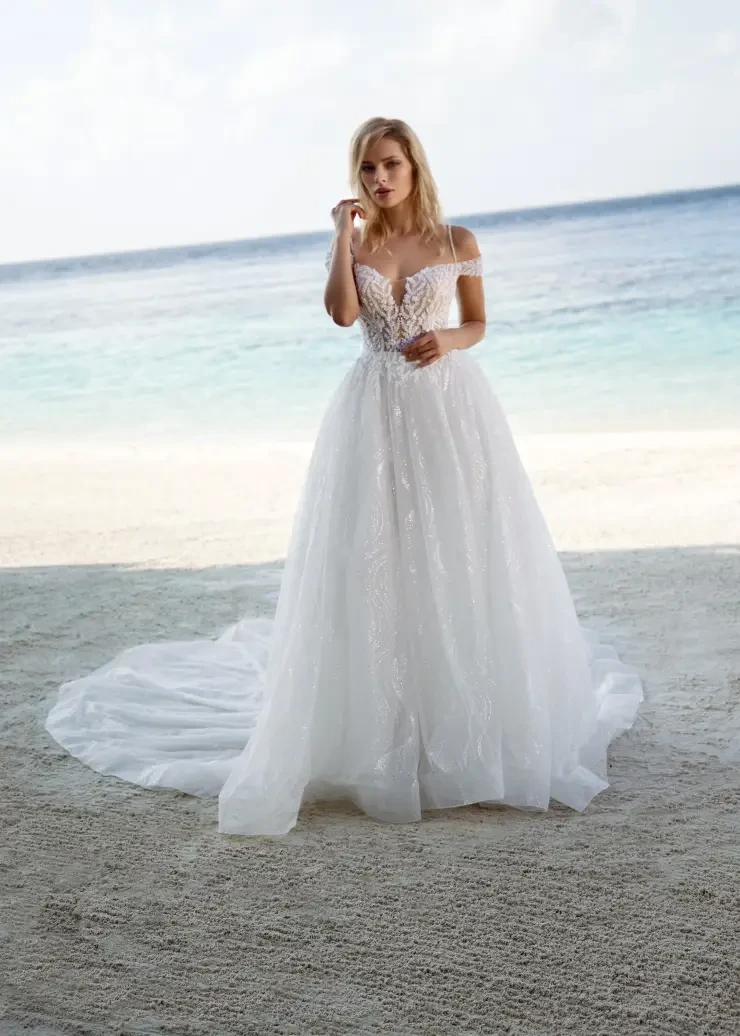 Titania By Dando London Price Range: $3699.00 - $8200.00 #0 default Ivory/Silver picture