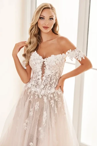 Love's Muse By Enchanting Price Range: $1699.00 - $3200.00 $4 Diamond White/Champagne thumbnail