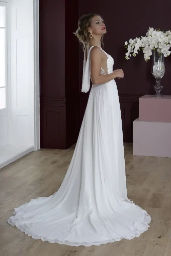 Brooke By House of Nicholas Price Range: $2400.00 - $3499.00 $0 default Ivory thumbnail