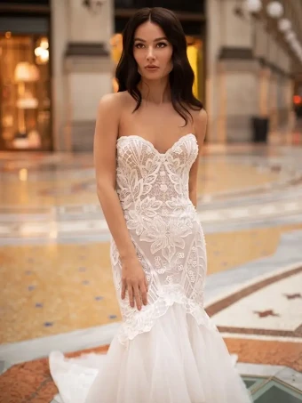 Perla By Pollardi Price Range: $2200.00 - $4200.00 $0 default Ivory thumbnail