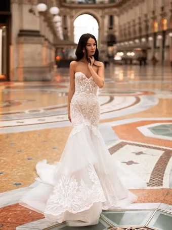 Perla By Pollardi Price Range: $2200.00 - $4200.00 $1 default Ivory thumbnail