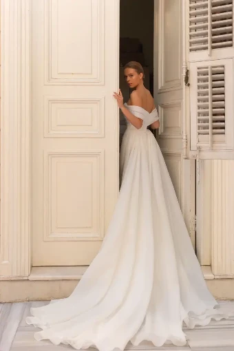 Khalilah By Pollardi Price Range: $2200.00 - $4200.00 $2 Ivory thumbnail