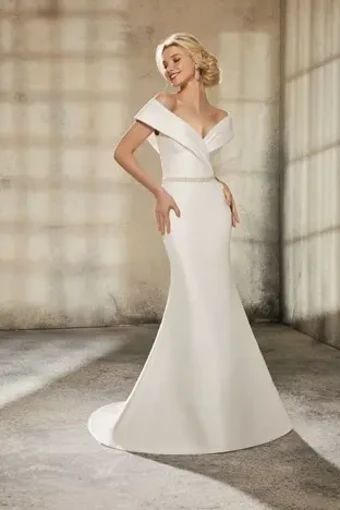 Thandie By Ronald Joyce Price Range: $2500.00 - $5200.00 $0 default Ivory thumbnail