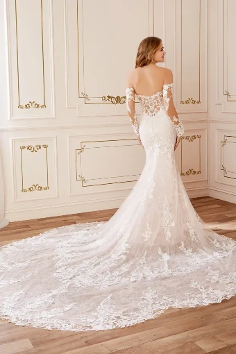 Bronte By Sophia Tolli Price Range: $1889.00-$4999.00 $2 Ivory thumbnail