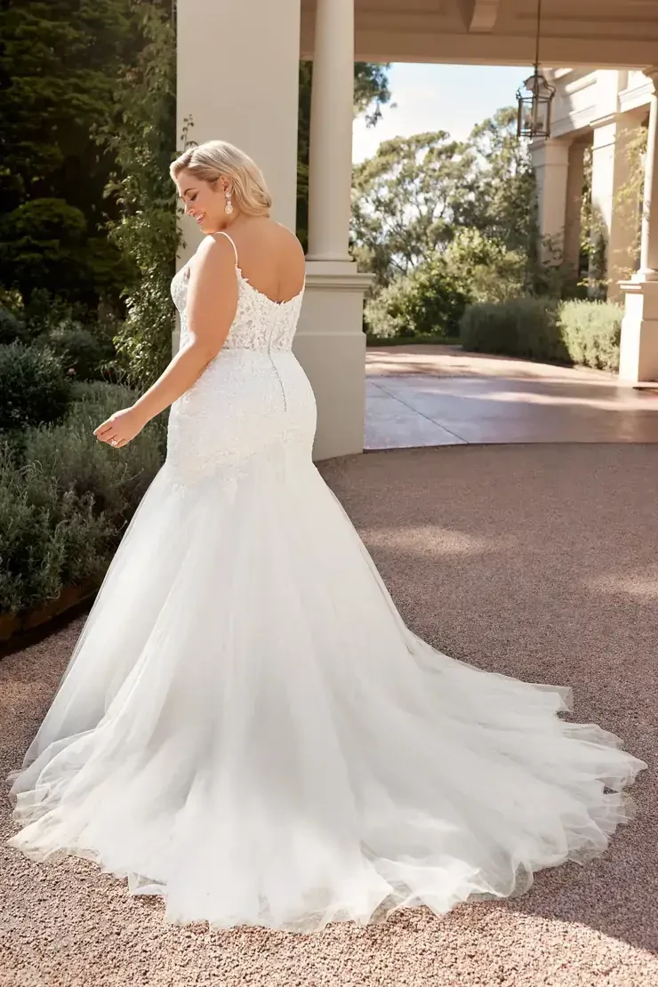 Laurina By Sophia Tolli Price Range: $1889.00-$4999.00 #8 Ivory/Blush picture