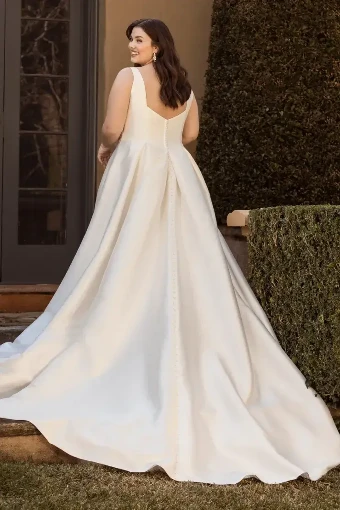 Ballina By Sophia Tolli Price Range: $1889.00-$4999.00 $5 default Ivory thumbnail