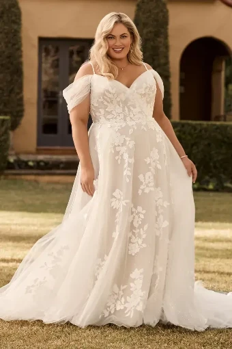 Isla By Sophia Tolli Price Range: $1889.00-$4999.00 $3 Ivory/Champagne thumbnail