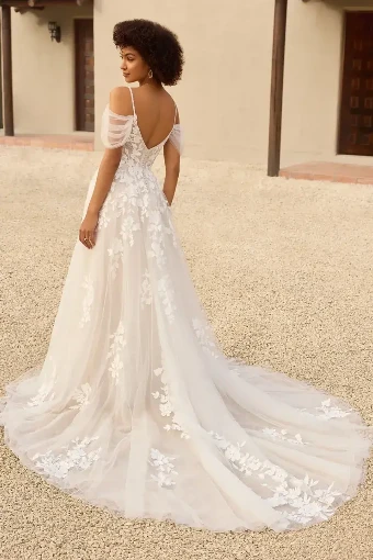 Isla By Sophia Tolli Price Range: $1889.00-$4999.00 $4 Ivory/Champagne thumbnail