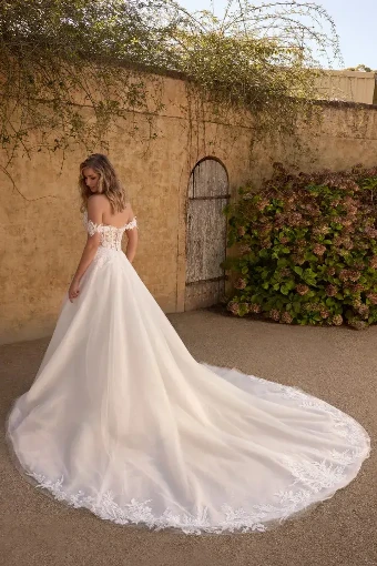 Camille By Sophia Tolli Price Range: $1889.00-$4999.00 $6 Ivory/Champagne thumbnail