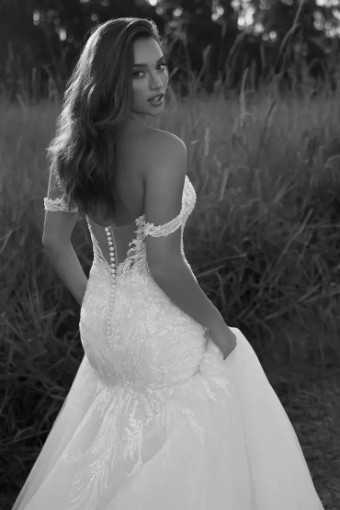 Layla By Sophia Tolli $2 Ivory thumbnail