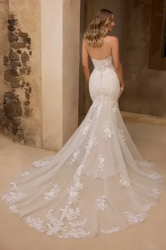 Lulu By Sophia Tolli Price Range: $1889.00-$4999.00 $3 Ivory thumbnail