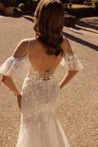 Christina By Sophia Tolli $4 Ivory/Gold thumbnail