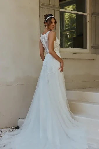 Claudette By Tania Olsen Price Range: $1600.00 - $3200.00 $4 default Vintage White thumbnail