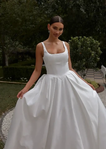Cicely By Tania Olsen Price Range: $1600.00 - $3200.00 $2 Vintage White thumbnail