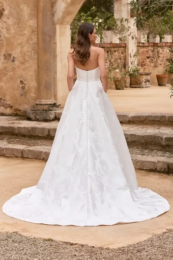 Renee By Tania Olsen Price Range: $1600.00 - $3200.00 $1 Ivory thumbnail