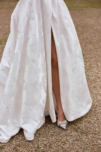 Renee By Tania Olsen Price Range: $1600.00 - $3200.00 $2 Ivory thumbnail