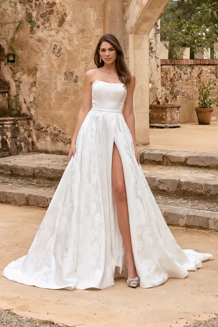 Renee By Tania Olsen Price Range: $1600.00 - $3200.00 #0 default Ivory picture