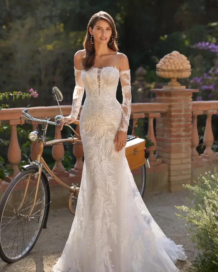 DIDAC By Adriana Alier Price Range: $2550.00 - $3450.00 #0 default Natural/Nude picture