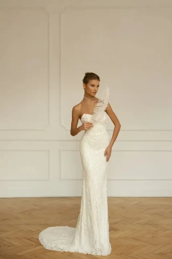 Lanvee By Eva Lendel Price Range: $2999.00 - $6300.00 $2 Ivory thumbnail
