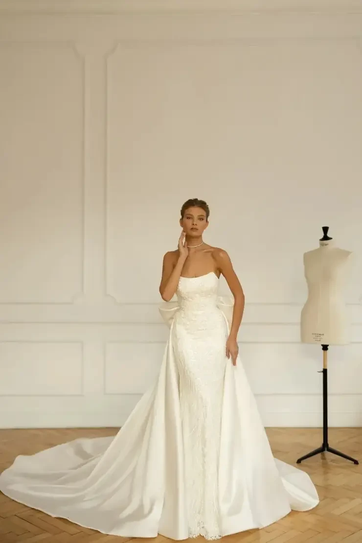 Lanvee By Eva Lendel Price Range: $2999.00 - $6300.00 #5 default Ivory picture