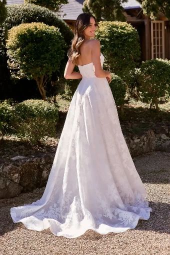 Emmeline By Tania Olsen Price Range: $1600.00 - $3200.00 $2 Vintage White thumbnail