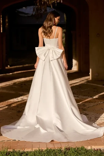 Ida By Tania Olsen Price Range: $1600.00 - $3200.00 $2 Vintage White thumbnail