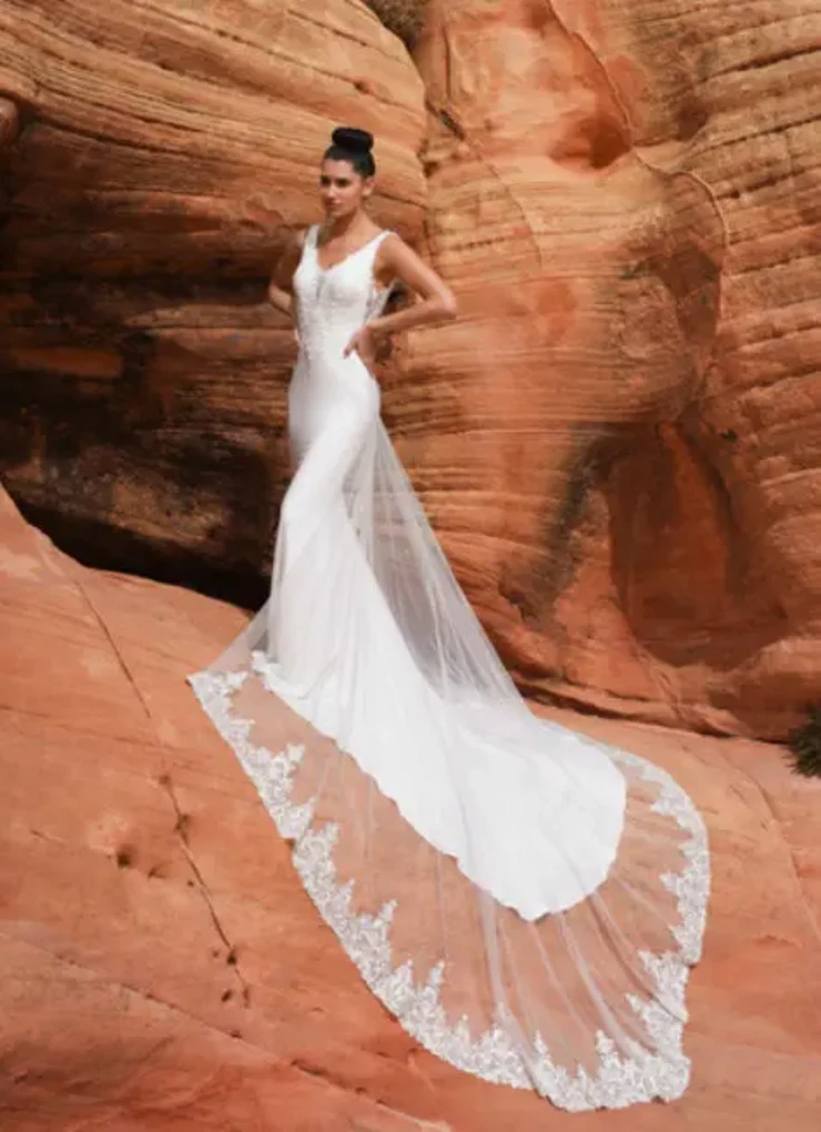 Harmonia By Dando London Price Range: $3699.00 - $8200.00 #1 Ivory picture