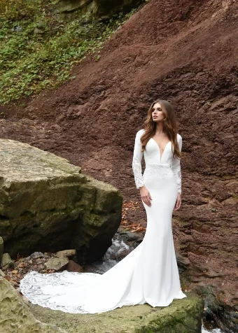 Lust By Dando London Price Range: $3699.00 - $8200.00 $2 default Ivory thumbnail