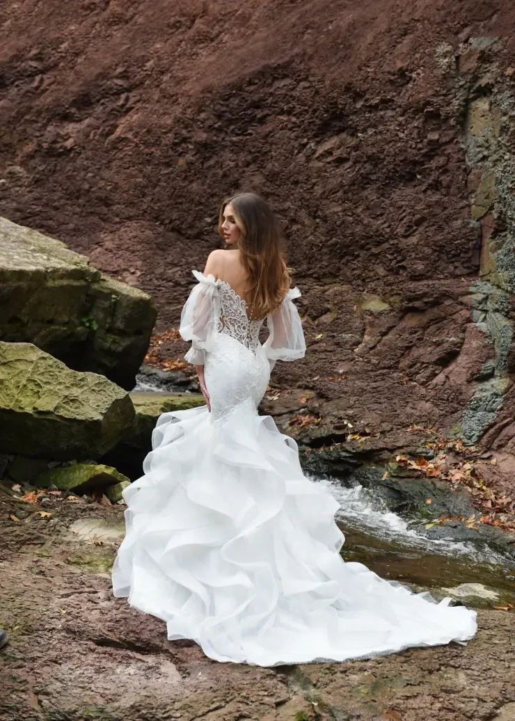 Flirt By Dando London Price Range: $3699.00 - $8200.00 #1 default Ivory picture